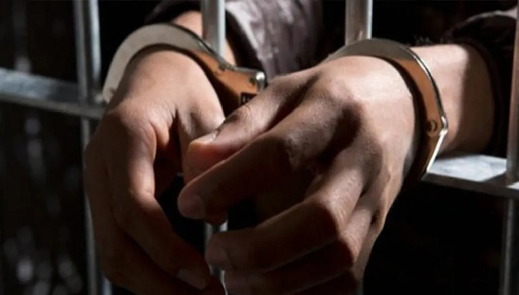 بعد اقتحام صيدلية بقوة السلاح... الجيش اللبناني يوقف مواطناً في الميناء- طرابلس