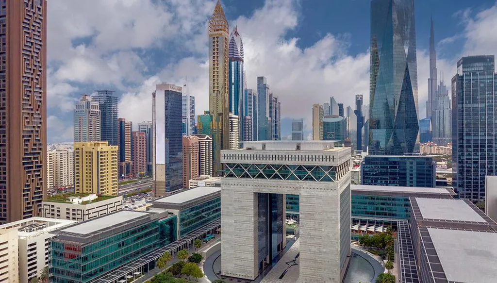 دبي تتصدّر تقييم خبراء التكنولوجيا المالية عالمياً... ما المكاسب الاقتصادية؟