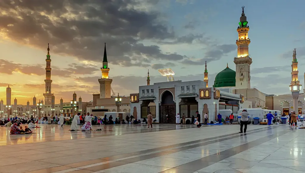 رحيل شيخ القراء في المسجد النبوي... من هو؟