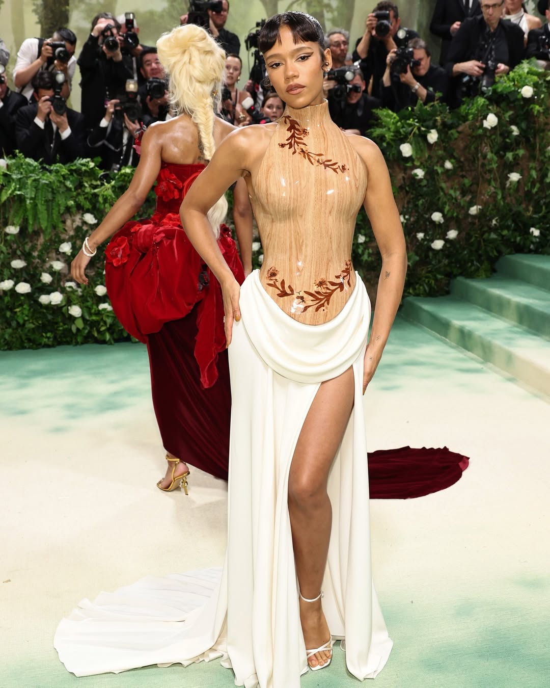 فستان تايلور راسيل في ميت غالا 2024 (إنستغرام)