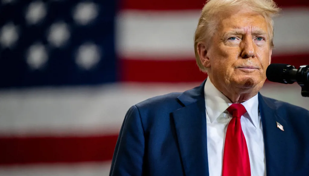 ترامب يرجح توجيه إسرائيل ضربة لإيران: قد يحدث شيء قريباً