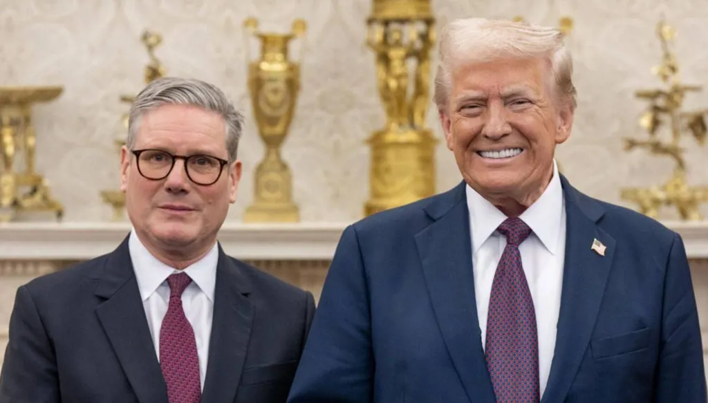 ستارمر يعزّي ترامب بمقتل ستة جنود أميركيين ويبحث معه تطورات الشرق الأوسط