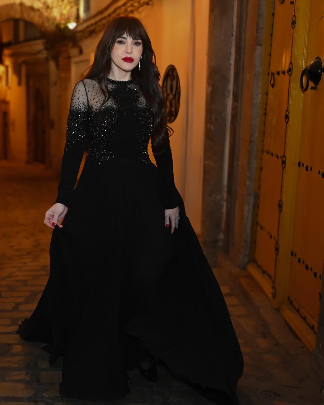 عبير نعمة بفستان اسود من توقيع جورج حبيقة في تونس (انستغرام)