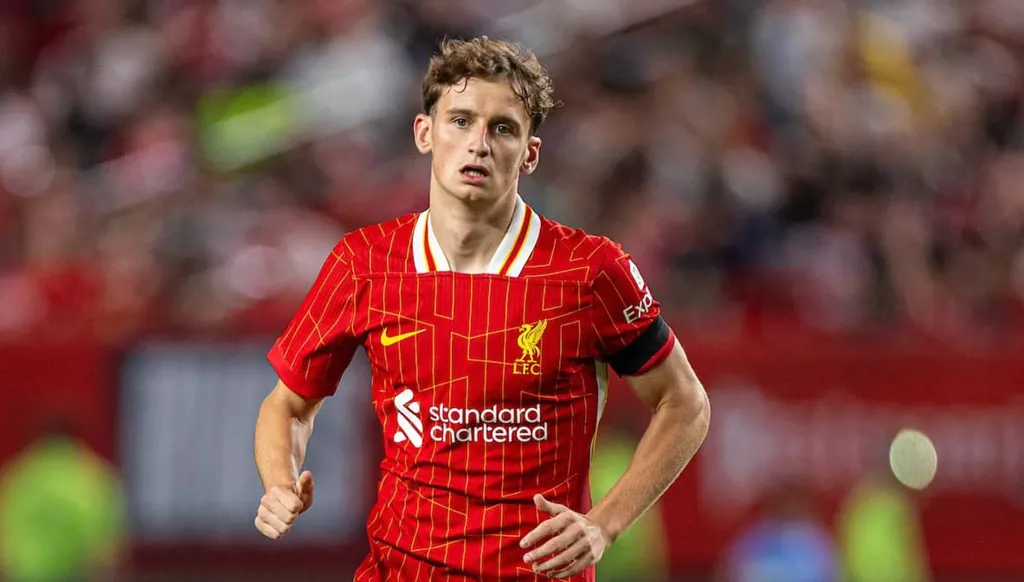 ليون يلجأ إلى ليفربول لتدعيم صفوفه