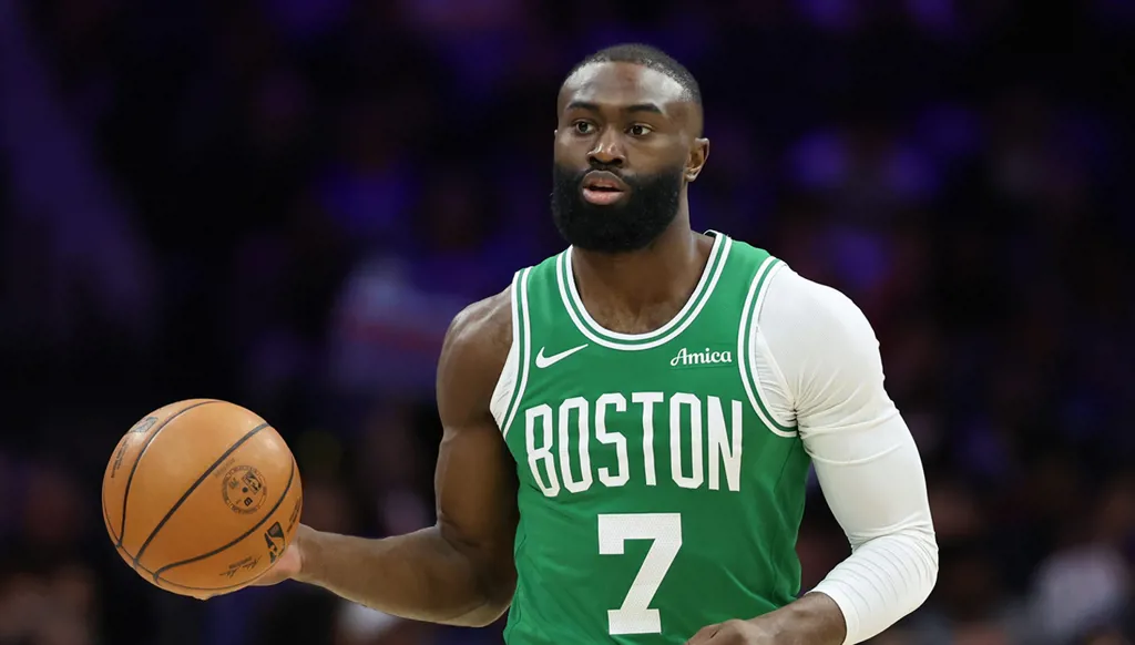 ما قصة نجم الـNBA جيلين براون الذي اقتحم عالم الملاكمة؟