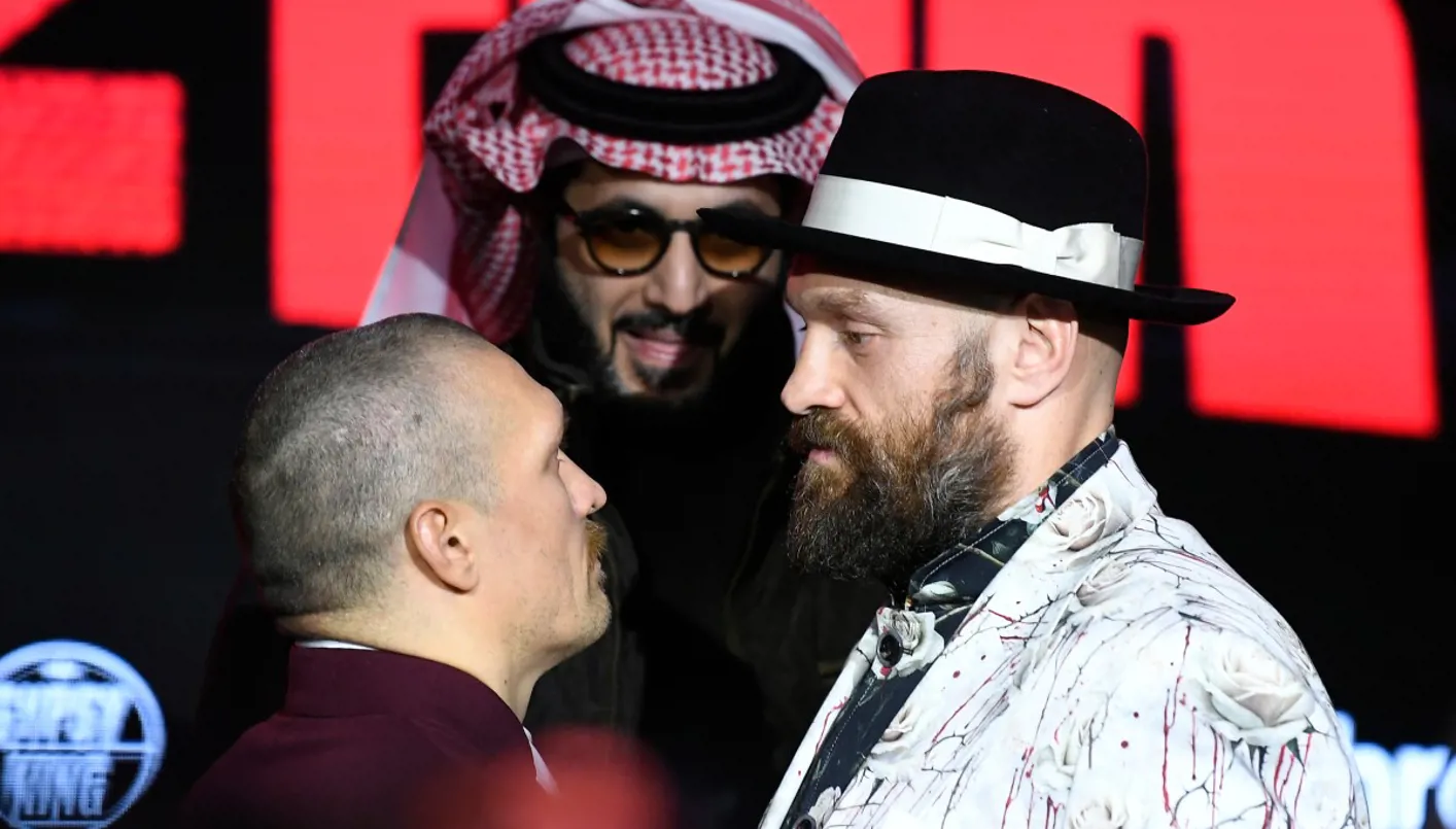 أوسيك وفيوري يتوعدان بنزال ناري في الرياض