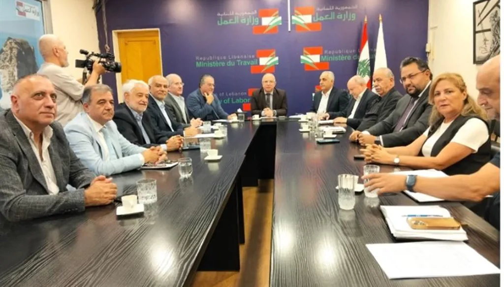 لجنة المؤشر بلا زيادة أجور... وبدل النقل ينتظر "عدّاد" البنزين
