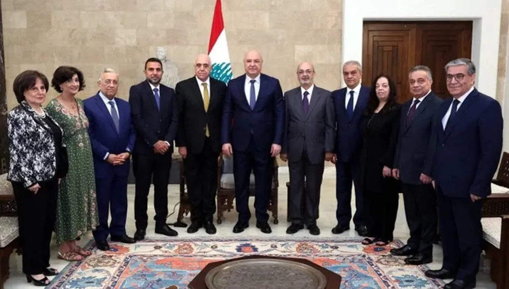 مسعى فرنسي لتثبيت آلية وقف النار... عون "يبرّئ" الحزب في جنوب الليطاني