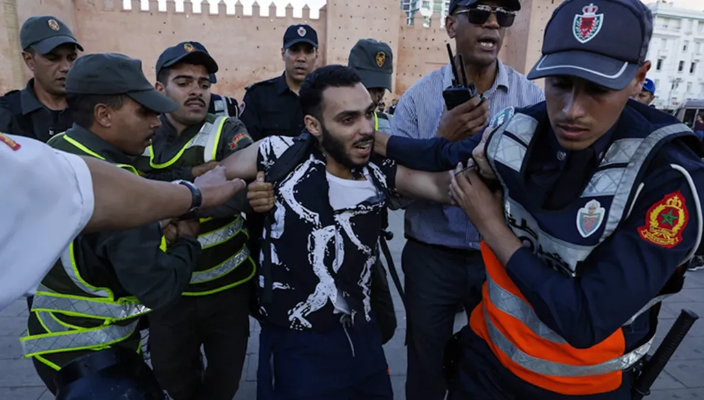 المغرب... قتيلان في اقتحام ثكنة الدرك و"جيل زد" يواصل احتجاجاته (صور وفيديو)