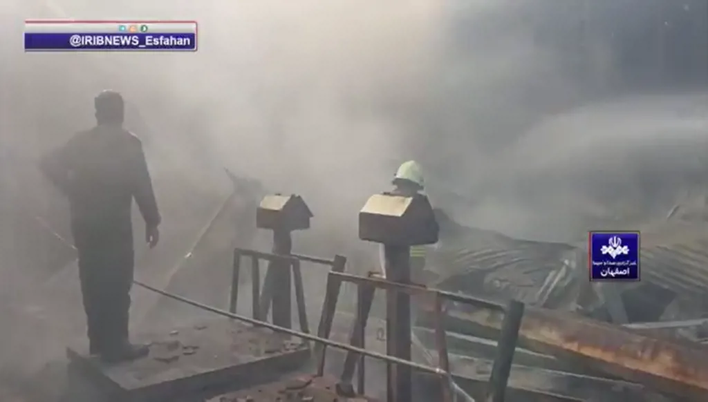 تحطّم مروحية تدريب للجيش الإيراني في مدينة خميني شهر... مقتل طيار ومساعده (فيديو)