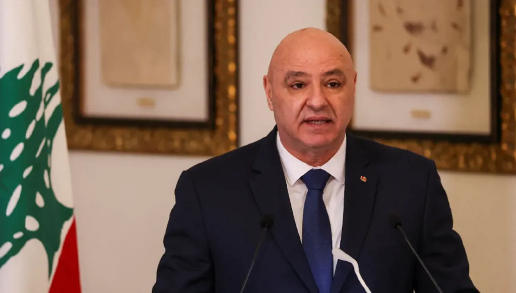 الرئيس عون يغادر إلى قطر لترؤس وفد لبنان في القمة العربية الطارئة