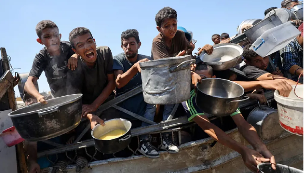 "هيومن رايتس ووتش": توزيع المساعدات في غزة تحوّل إلى "حمّامات دم منتظمة"