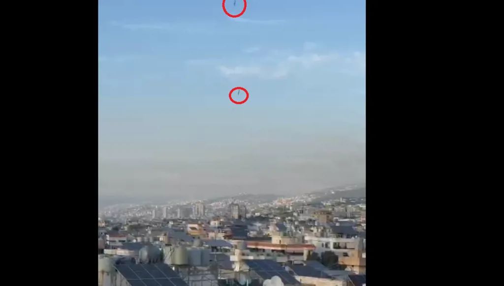بالفيديو- لحظة سقوط ثلاثة صواريخ إسرائيلية على الضاحية الجنوبية لبيروت بالأمس