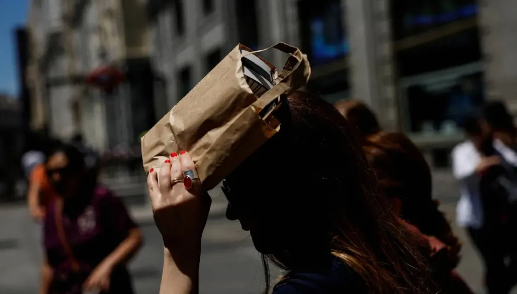 "التغير المناخى" يودى بحياة الآلاف فى أوروبا هذا الصيف... دراسة تكشف!