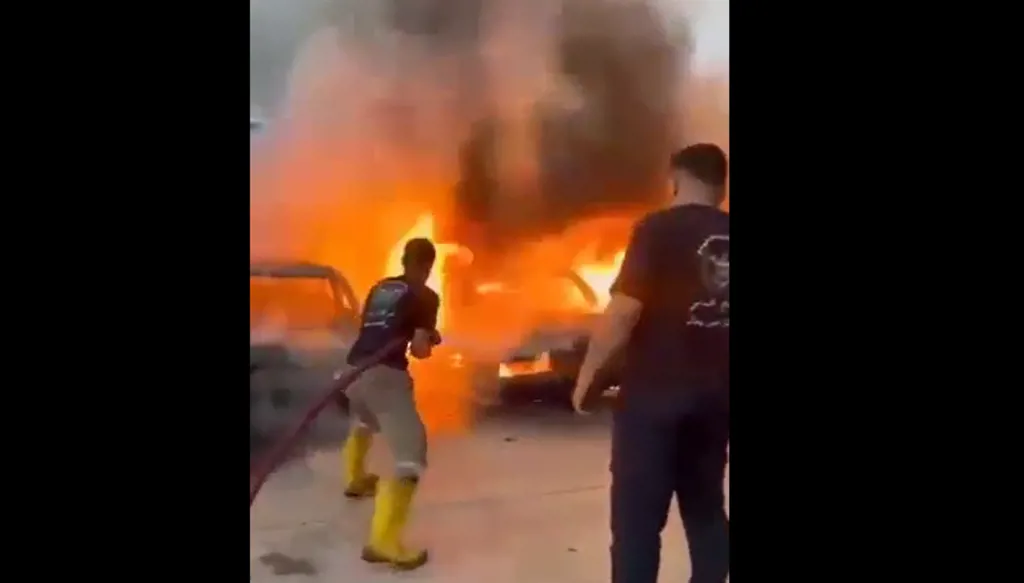 احتراق سيارة وجرح شخص في بلدة عين بعال جنوبي لبنان... هل من استهداف إسرائيلي؟ (فيديو)