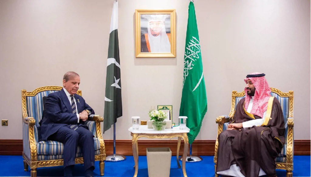 بعد الاتفاق الدفاعي... السعودية ترسل وفداً تجارياً لباكستان