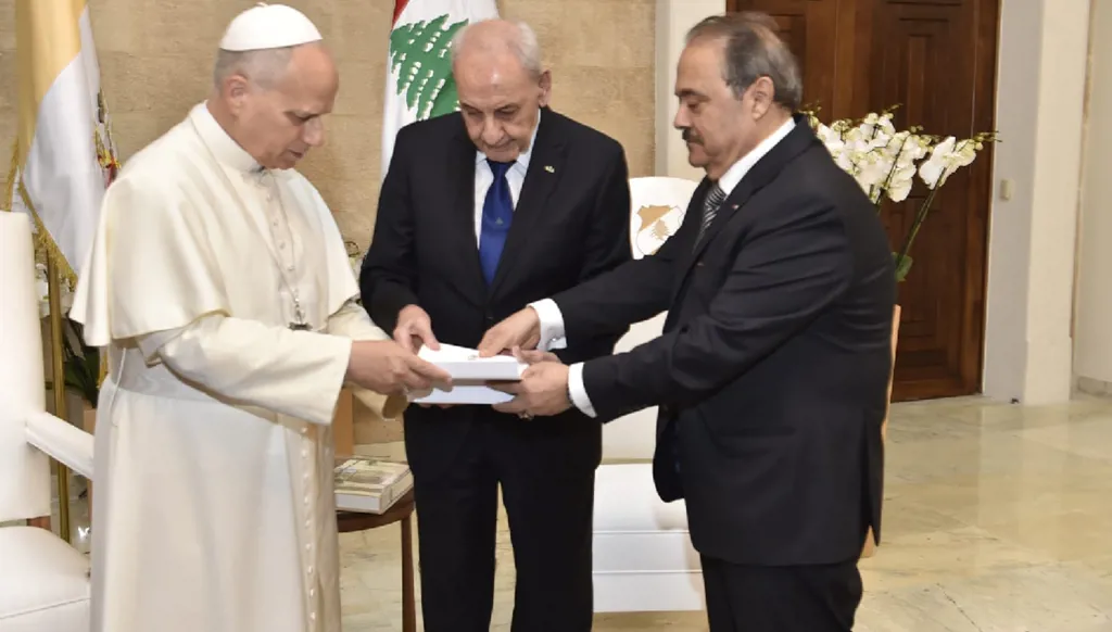 ماذا قال بري للبابا بلقائه المقتضب في بعبدا؟