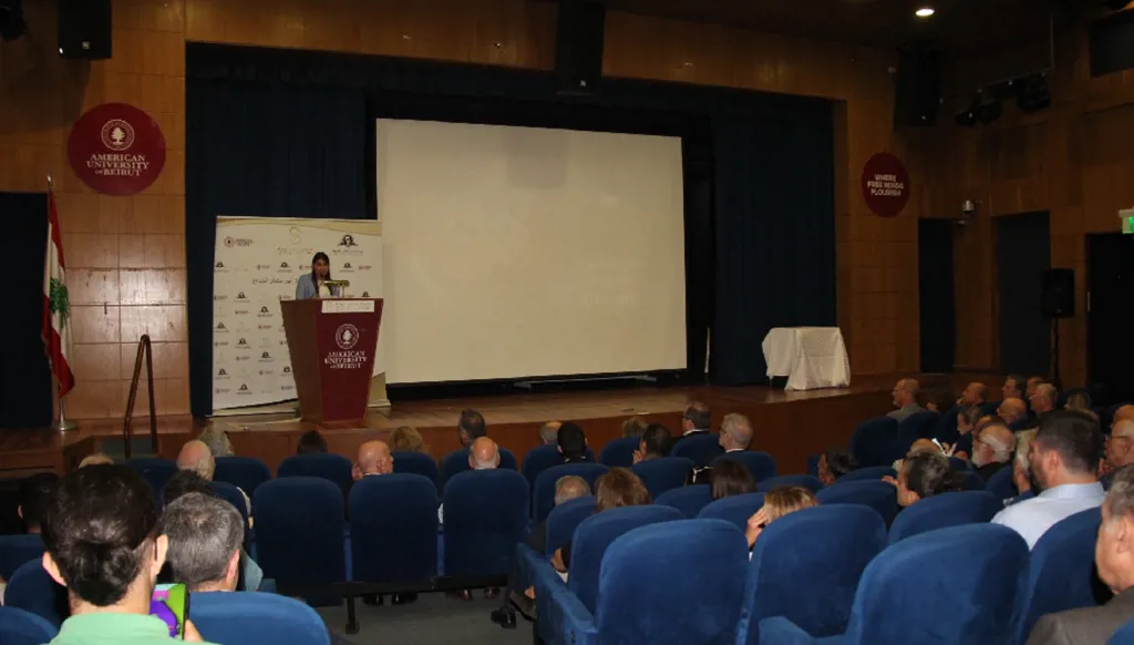 تكريم الراحل شوقي أبي شقرا بحضور عائلته في احتفال بالجامعة الأميركية