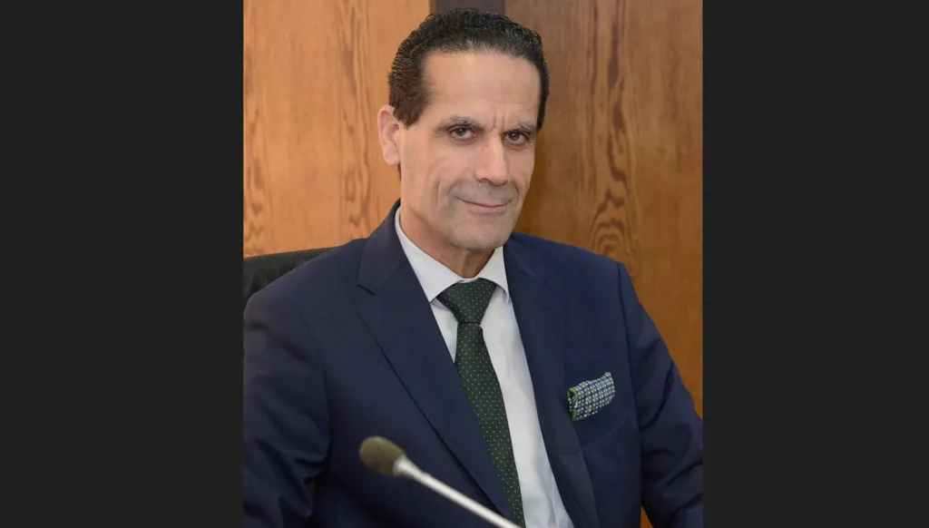 من هو عبد الرضا ناصر الذي طرحه بري للمقعد الشيعي؟