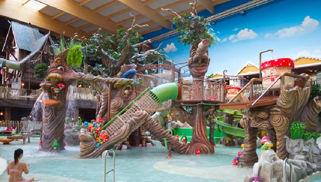 مطلوب دولياً... استدرج طفلة إلى الغابة واعتدى عليها!