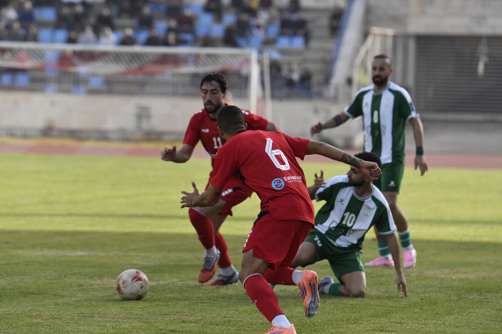 من مباراة النجمة والأنصار. (تصوير حسام شبارو)