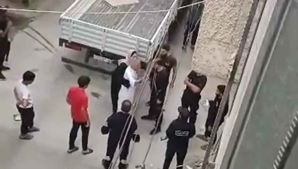 اعتداء على عائلة في حي السيدة زينب على خلفية طائفية