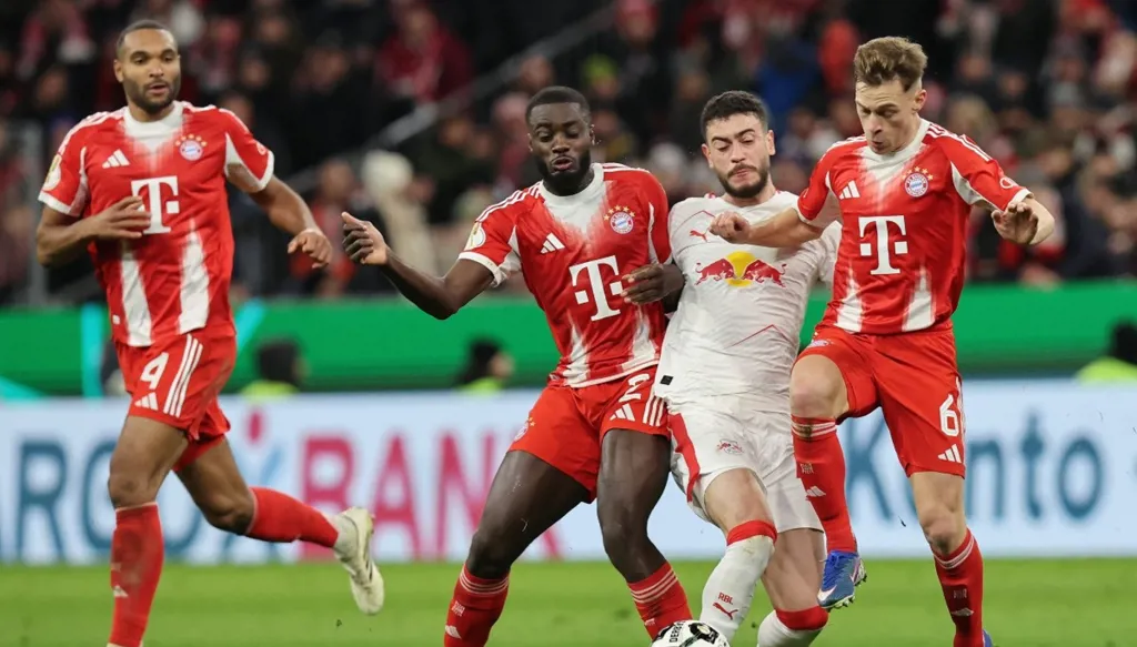 بايرن ميونيخ يحسم بقاء جداره الدفاعي