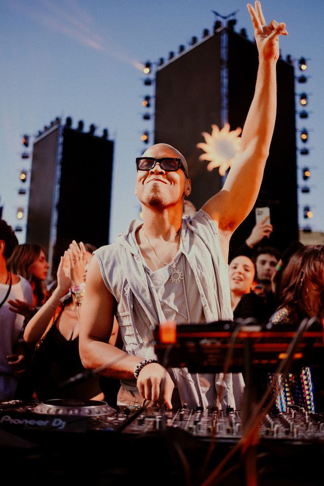 فرانسيس مرسييه (صورة مرفقة بالبيان).