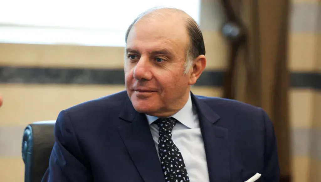 حاكم مصرف لبنان... "الشخص المناسب في المكان المناسب"