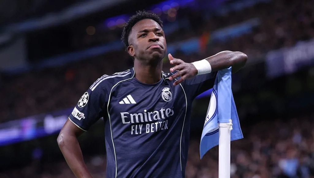 رسالة نارية من فينيسيوس إلى يامال لمواجهة الإهانات العنصرية