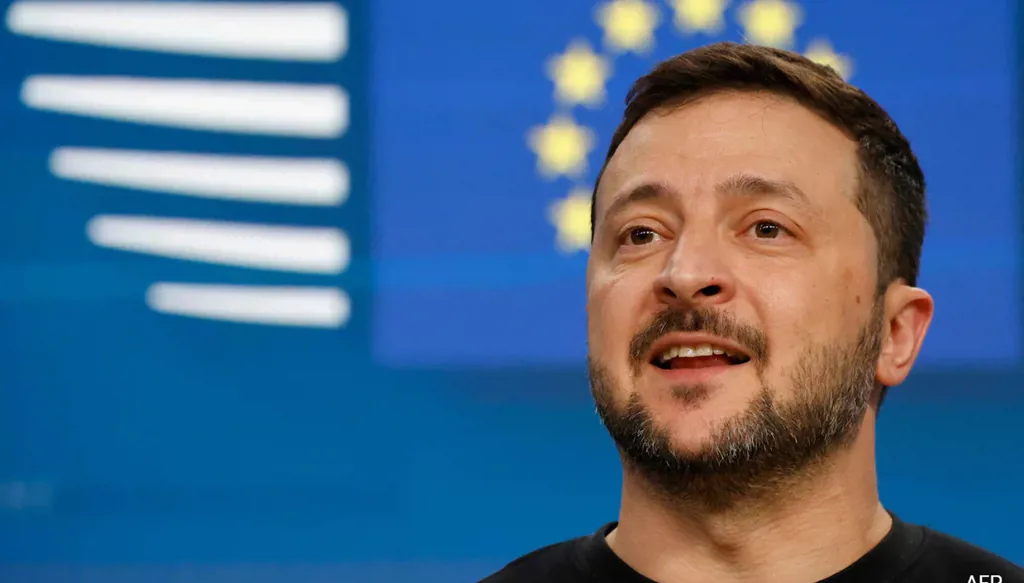 زيلينسكي: لا يمكن استعادة شبه جزيرة القرم إلا بالدبلوماسية