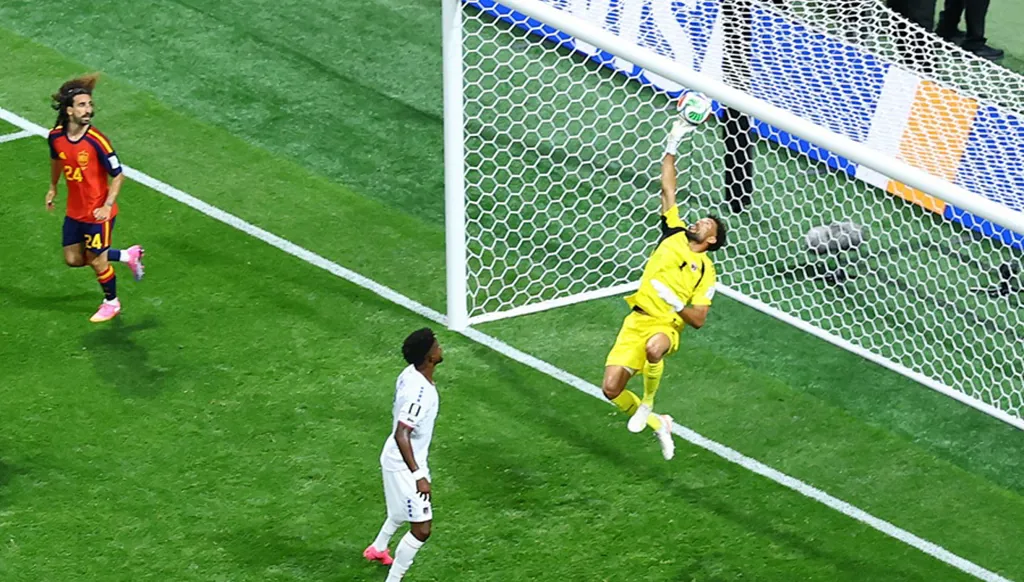 من دون ناد... فوزينيا يحجز مكانه في التشكيلة المثالية لكأس العالم 2026