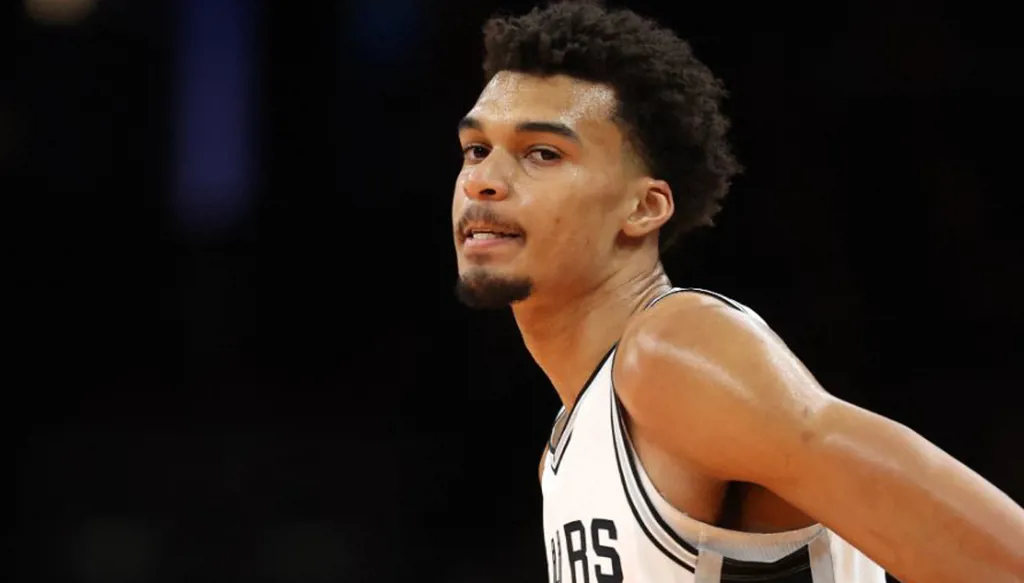 ويمبانياما يطلب بطولة للشطرنج لنجوم دوري كرة السلة الأميركي