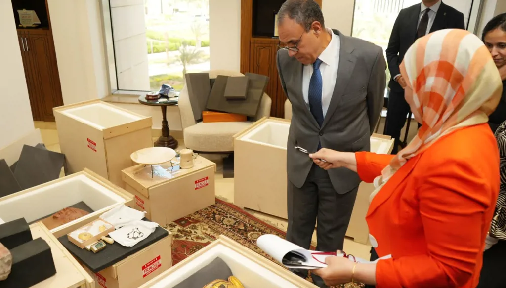 "دهاليز بالغة التعقيد"… مصر تكثف جهودها لاسترداد آثارها المنهوبة