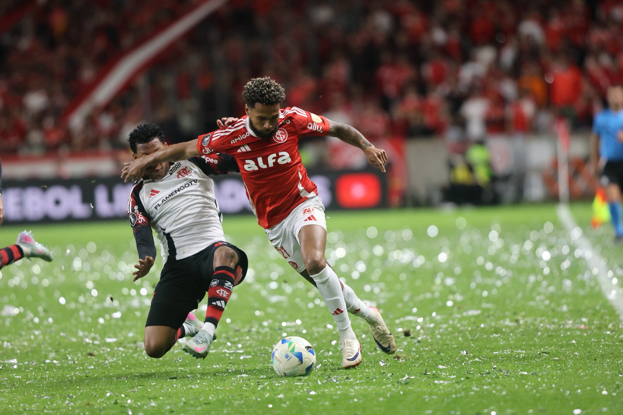 الجناح البرازيلي ويسلي ريبيرو. (وكالات)