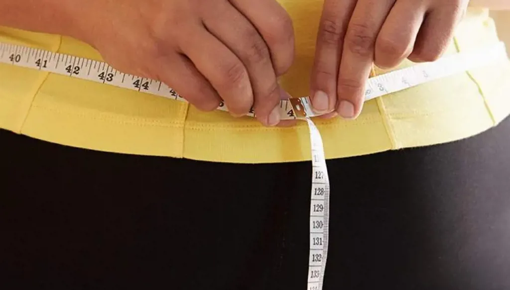 لماذا يسبب الكورتيزول زيادة الوزن بعد الأربعين؟