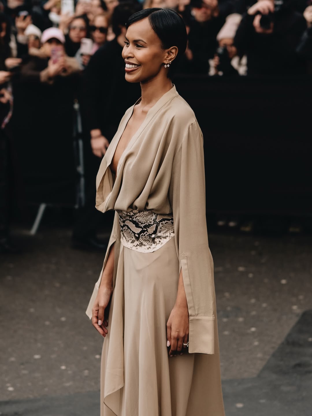 سابرينا إلبا بعرض ايلي صعب للأزياء الراقية 2026 في باريس (انستغرام)