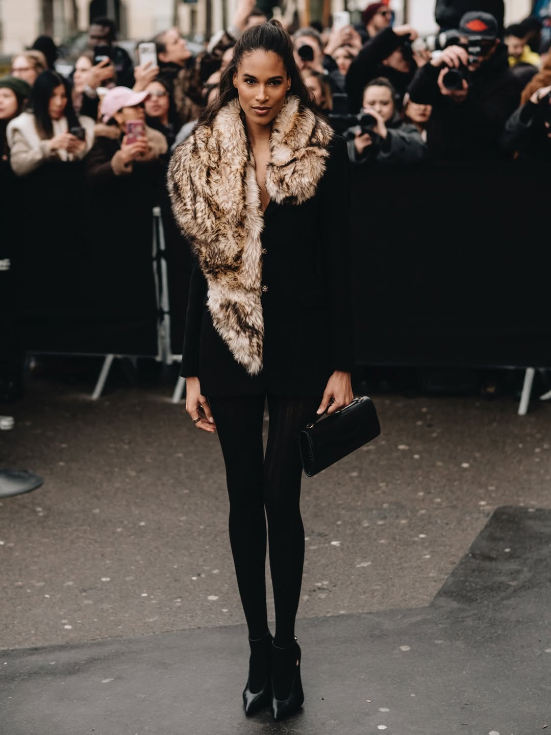 سيندي برونا في عرض كوتور ايلي صعب بباريس لربيع وصيف 2026 (انستغرام)