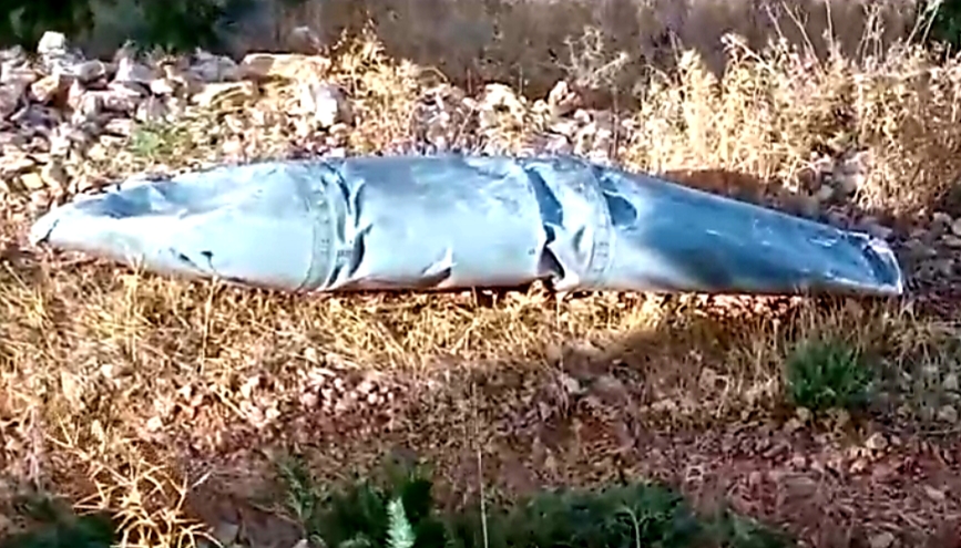 بالفيديو- العثور على جسم مشبوه في جرود بلدة مشمش العكّارية يُرجّح أنّه خزّان وقود لطائرة إسرائيليّة