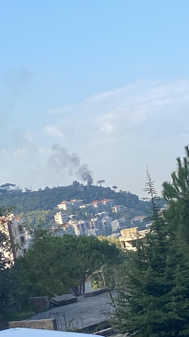 بالصور والفيديو- استهداف سيّارة في منطقة عاريا