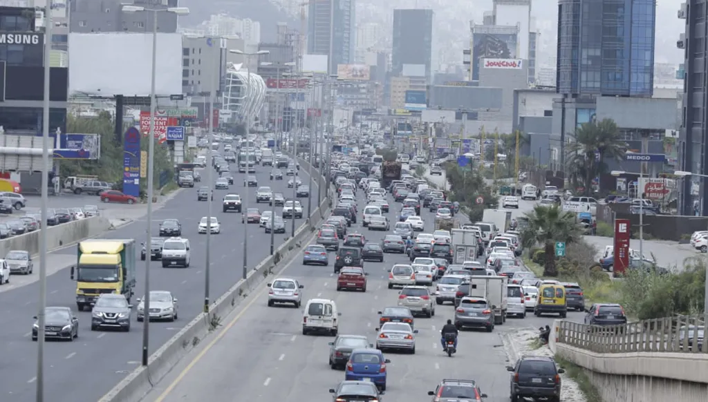 حياة المواطنين مهدّدة... "اليازا": لتفعيل الرقابة على شاحنات الإسمنت