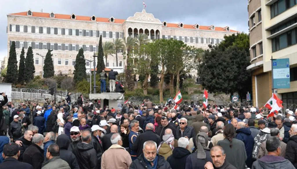 اعتصام لموظفي القطاع العام (أرشيفية- مواقع).