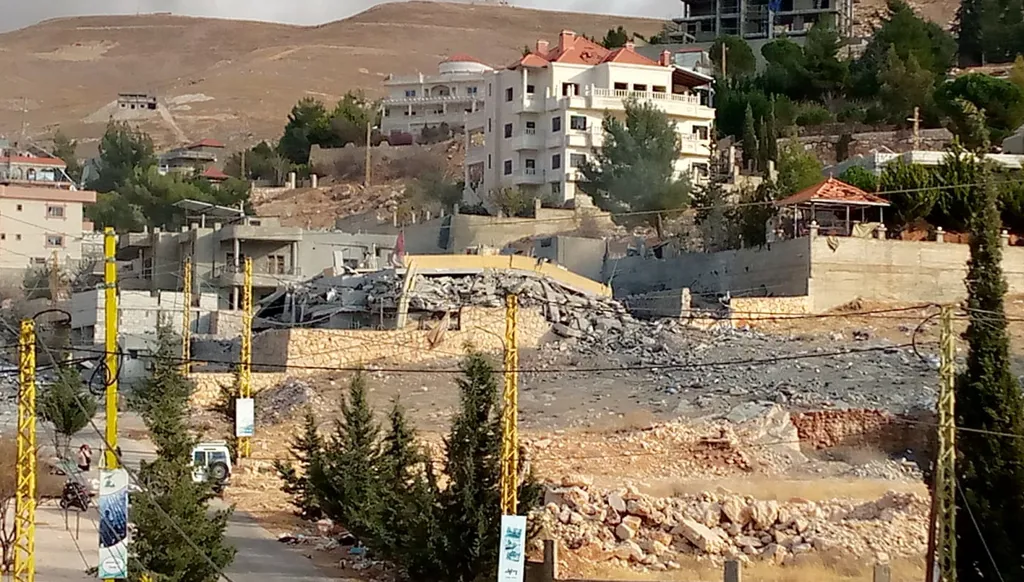 بالصور والفيديو - غارات إسرائيلية متتالية في منطقة بعلبك