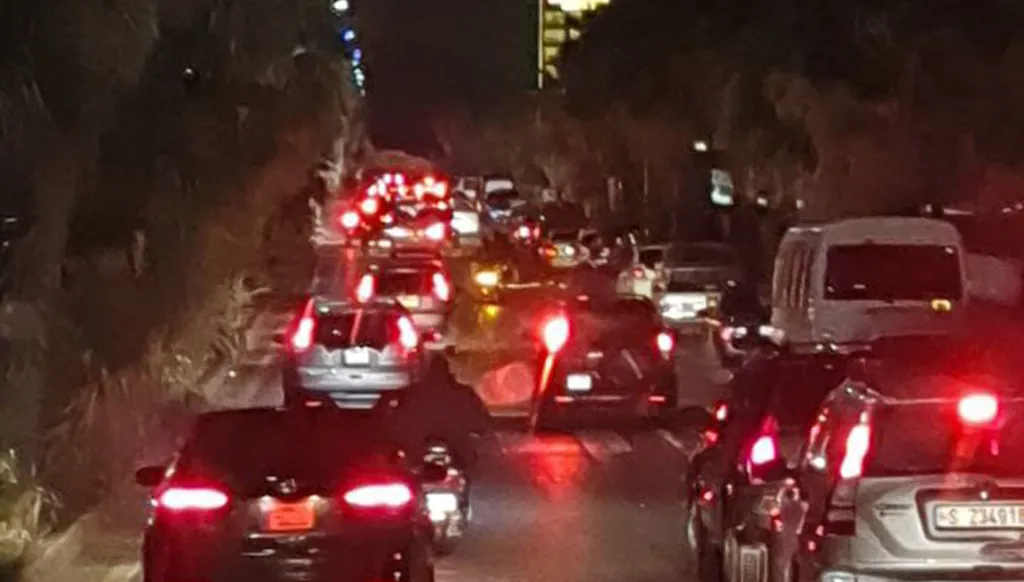 نازحون يبدأون بالعودة إلى بلداتهم في جنوب لبنان مع وقف إطلاق نار (صور - فيديو)