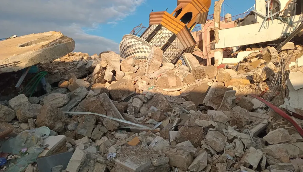 خرق اتفاق وقف إطلاق النار مستمر... الجيش الإسرائيلي: استهدفنا مخزن صواريخ جنوبي لبنان