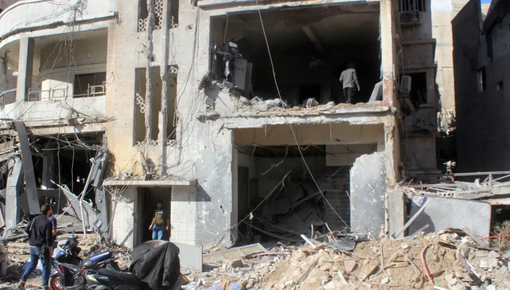 "حزب الله" يُفنّد ملفّ إعادة الإعمار في جنوب لبنان... متى يبدأ بدفع التعويضات للمتضررين؟