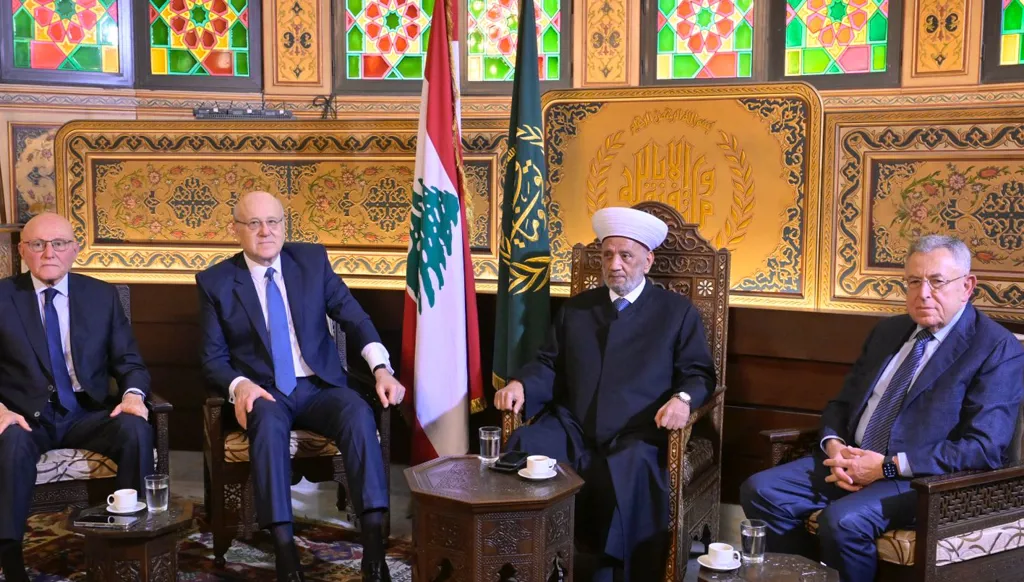 اجتماع عاجل لدريان والسنيورة وميقاتي وسلام: نناشد اللبنانيين التعامل مع الحدث التاريخي في سوريا بحكمة ووعي شديدَين