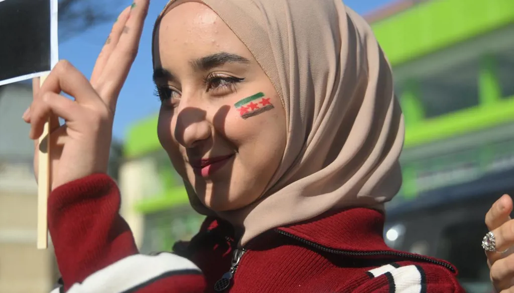 بعد رحيل الأسد... كيف بدا المشهد عند معبر المصنع؟