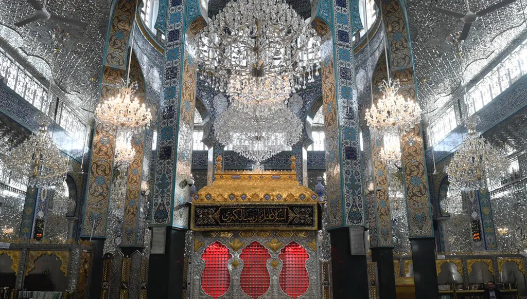 عدسة "النهار" في داخل مقام "السيدة زينب" بريف دمشق وفي محيطه