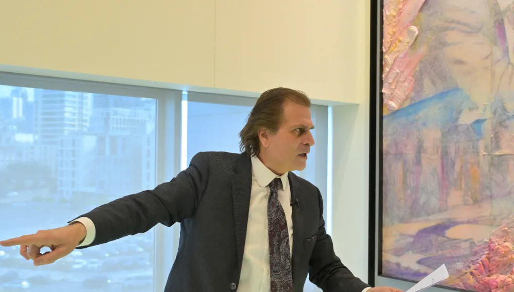 رودي رحمة الذي أدرك الفرق بين الظلمة والنور رَسَم شهادة جبران تويني صلاةً